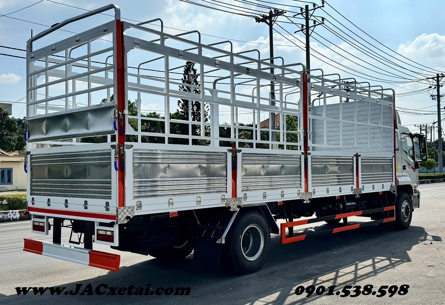 Xe tải jac 8.9 tấn thùng mui bạt mở vỉ chở pallet