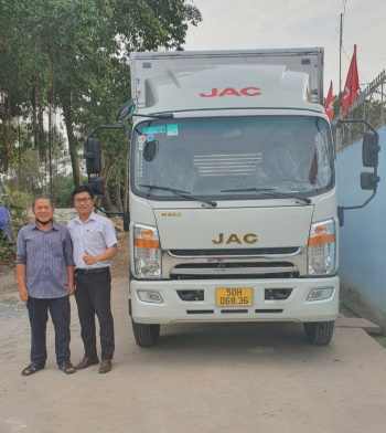 Bàn giao xe tai jac N800 thùng kín về Tp Hồ Chí Minh