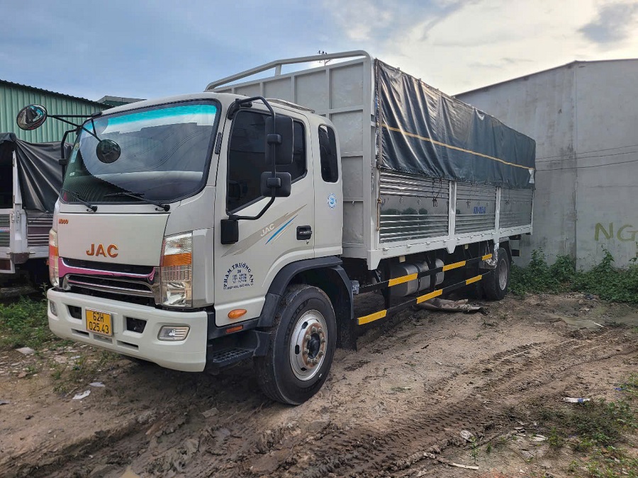 Xe tải jac n900 cũ thùng mui bạt tải 9 tấn