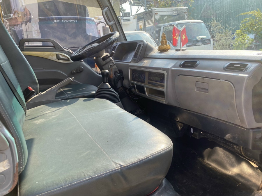 Nội thất bên trong jac 2t4